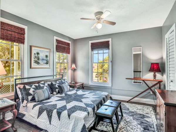 St. Augustine Home 1028148