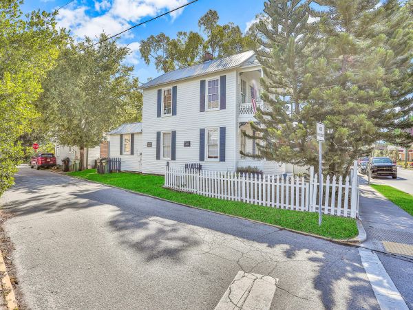 St. Augustine Home 1028148