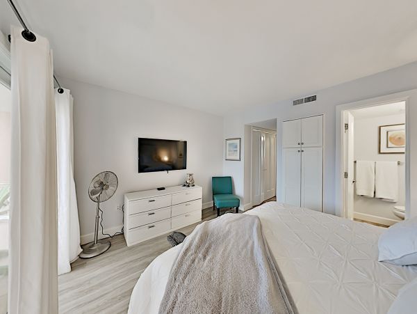 St. Augustine Home 1028152