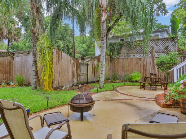 St. Augustine Home 1028155