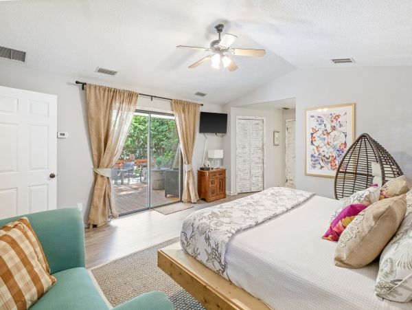 St. Augustine Home 1028157