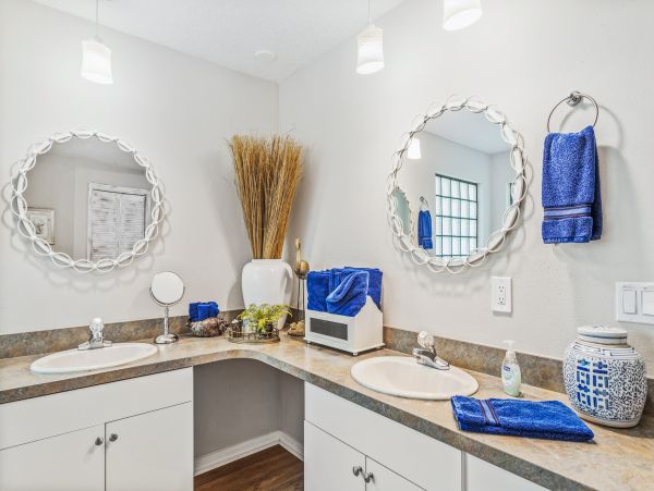 St. Augustine Home 1028157