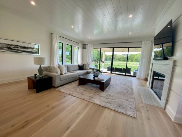 East Hampton 6 Bedroom Villa with Beautiful Farm Field Views