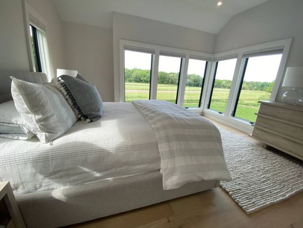 East Hampton 6 Bedroom Villa with Beautiful Farm Field Views