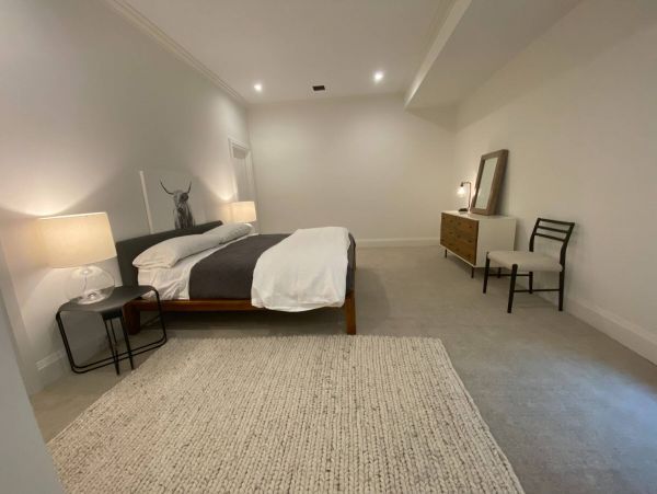 East Hampton 6 Bedroom Villa with Beautiful Farm Field Views