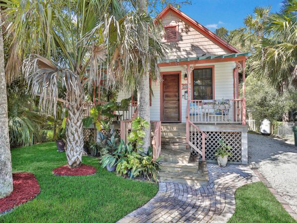 St. Augustine Home 1028168