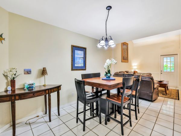St. Augustine Home 1028171