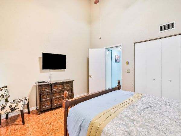 St. Augustine Home 1028171
