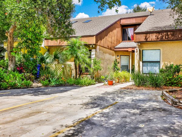St. Augustine Home 1028171