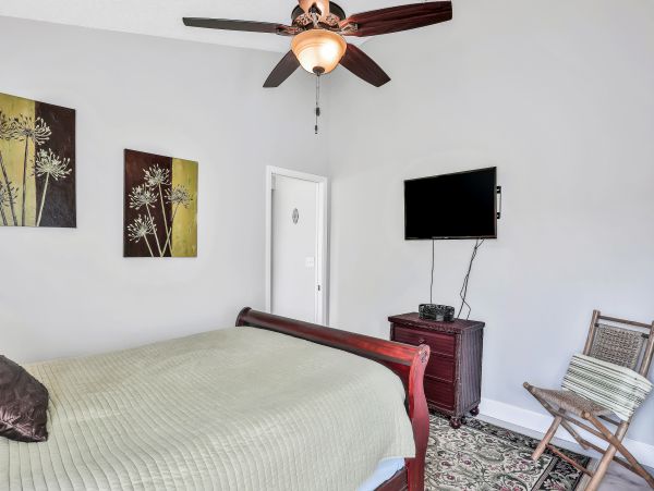 St. Augustine Home 1028173