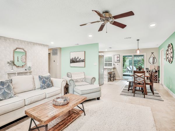 St. Augustine Home 1028175