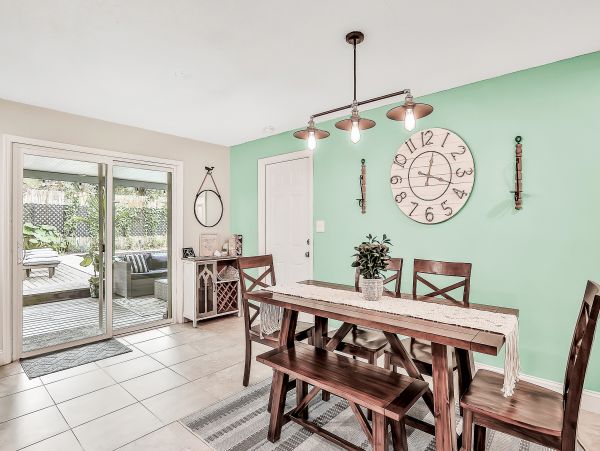 St. Augustine Home 1028175