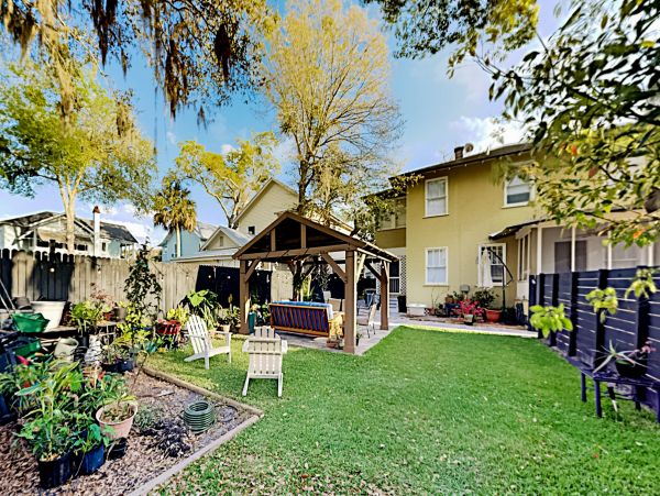 St. Augustine Home 1028176