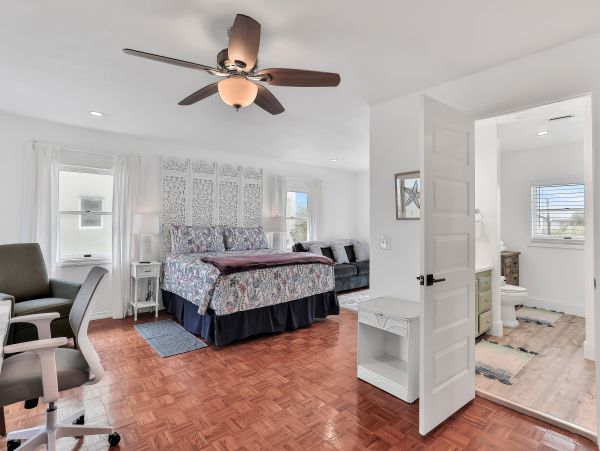 St. Augustine Home 1028179