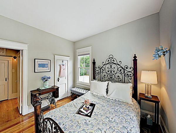 St. Augustine Home 1028184