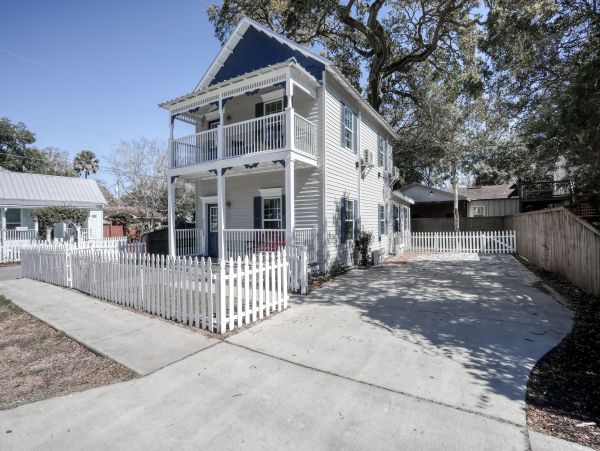 St. Augustine Home 1028190