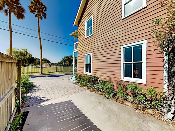 St. Augustine Home 1028198