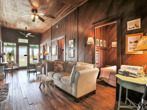 St. Augustine Home 1028199