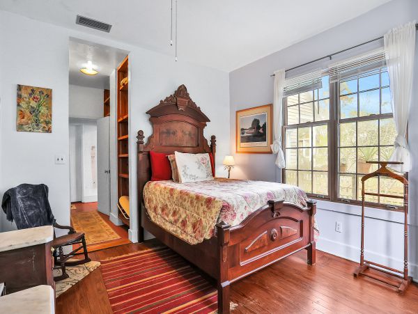 St. Augustine Home 1028201