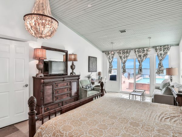 St. Augustine Home 1028203