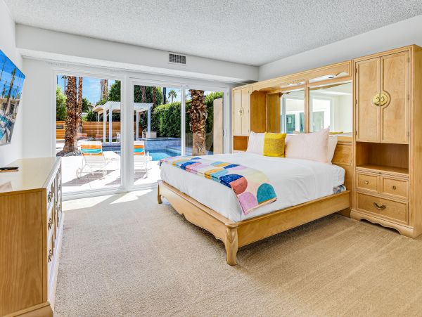 Palm Springs Home 1028204