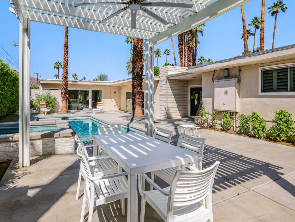 Palm Springs Home 1028204