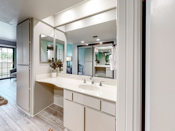 Palm Springs Home 1028205