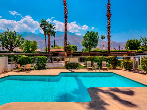 Palm Springs Home 1028205