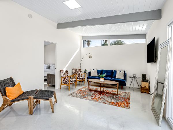 Palm Springs Home 1028206