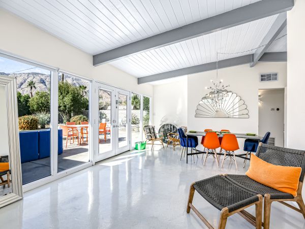 Palm Springs Home 1028206