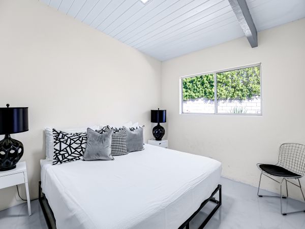 Palm Springs Home 1028206