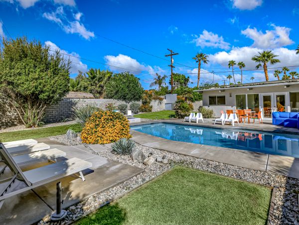 Palm Springs Home 1028206