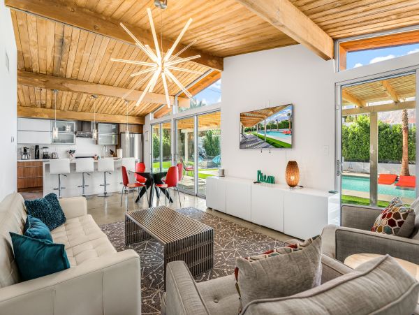 Palm Springs Home 1028207