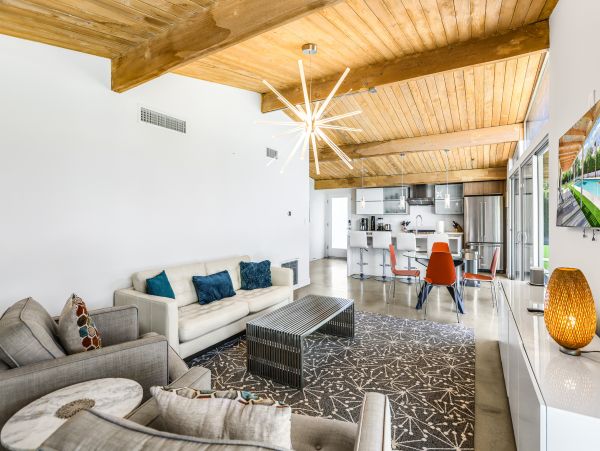 Palm Springs Home 1028207