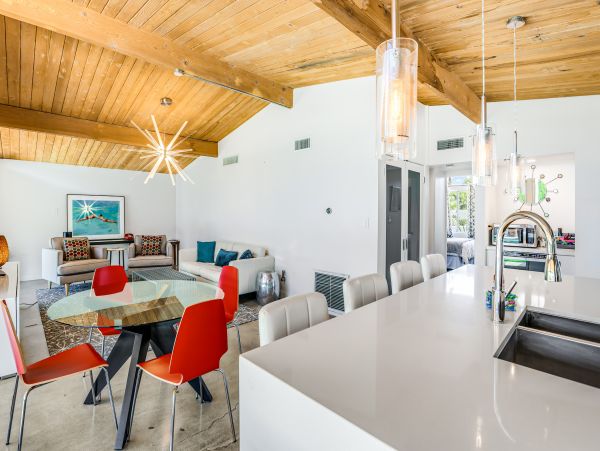 Palm Springs Home 1028207