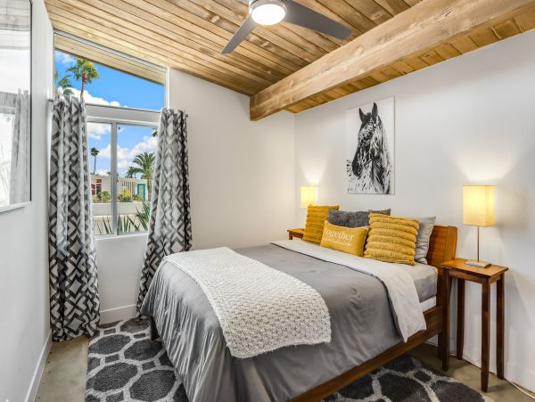 Palm Springs Home 1028207