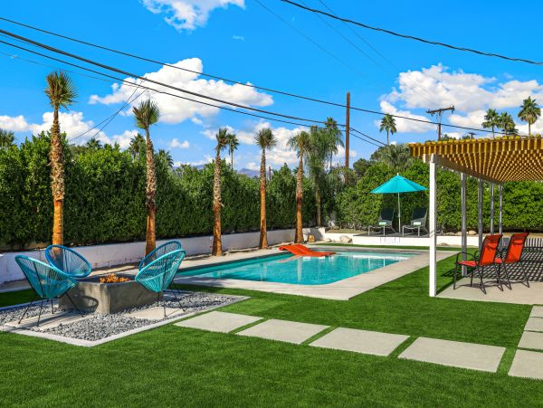 Palm Springs Home 1028207