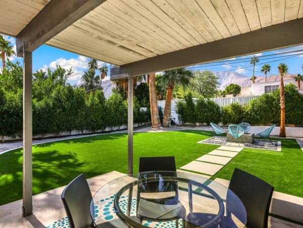 Palm Springs Home 1028207