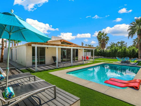 Palm Springs Home 1028207