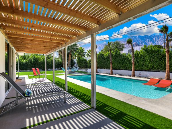 Palm Springs Home 1028207