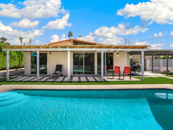 Palm Springs Home 1028207