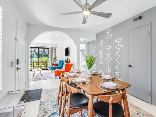 Palm Springs Home 1028210