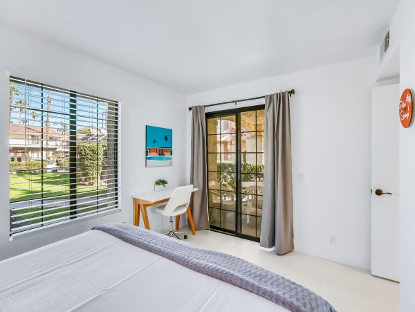 Palm Springs Home 1028210