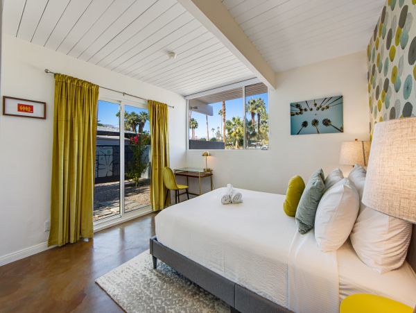 Palm Springs Home 1028211