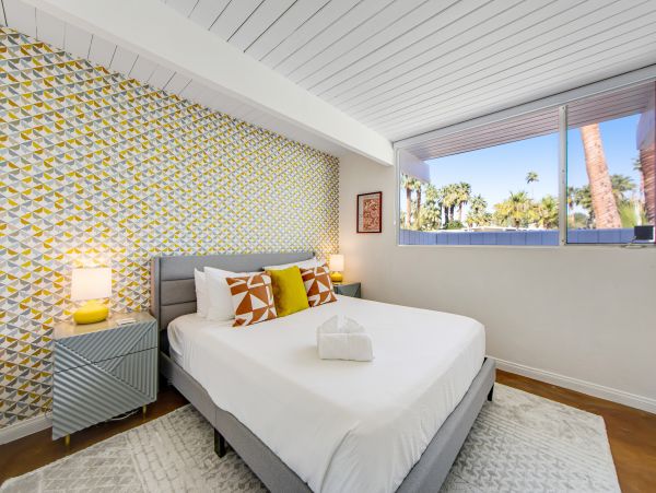 Palm Springs Home 1028211