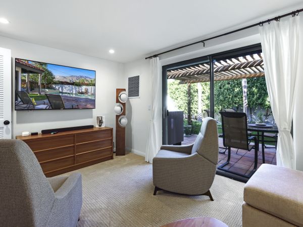 Palm Springs Home 1028214
