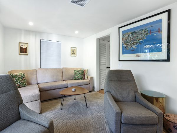 Palm Springs Home 1028214