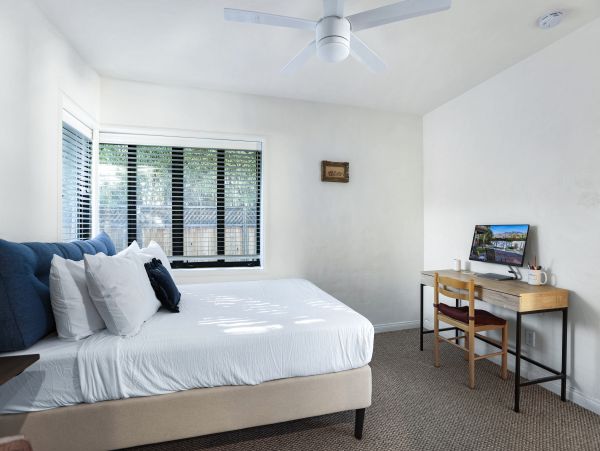 Palm Springs Home 1028214