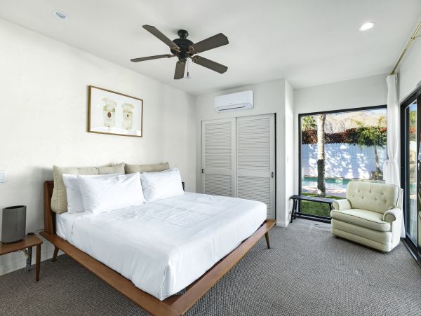 Palm Springs Home 1028214
