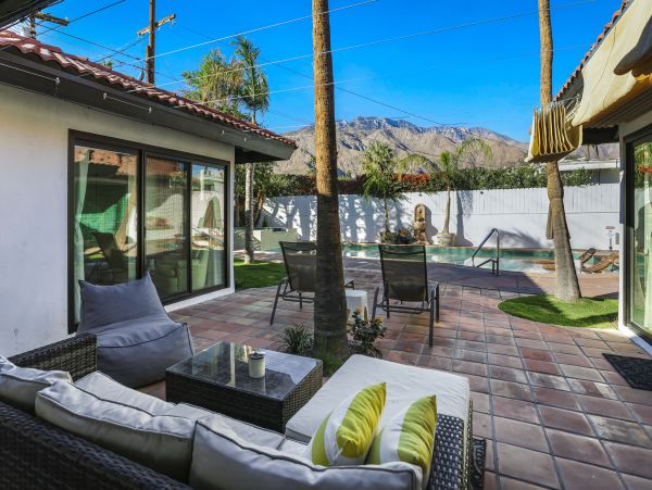 Palm Springs Home 1028214